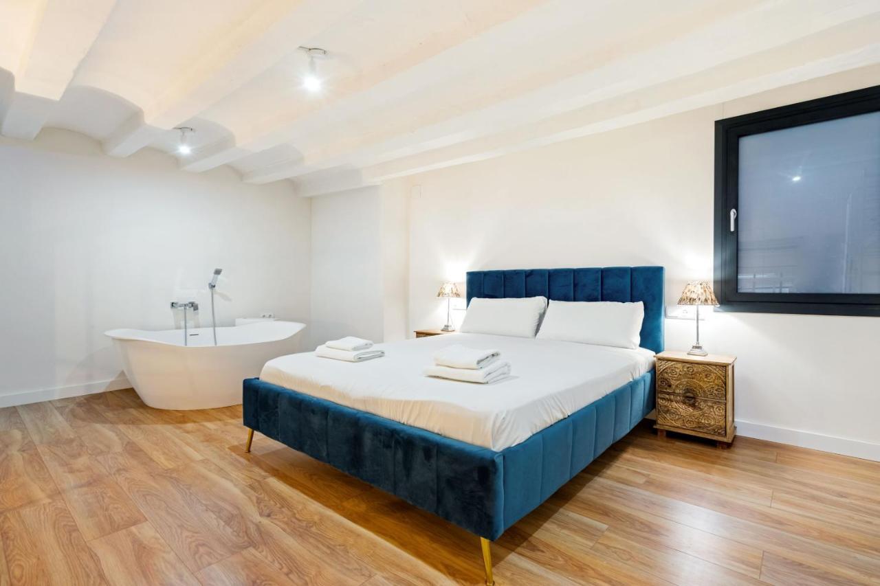 Quiet Gem With Jacuzzi In The Center